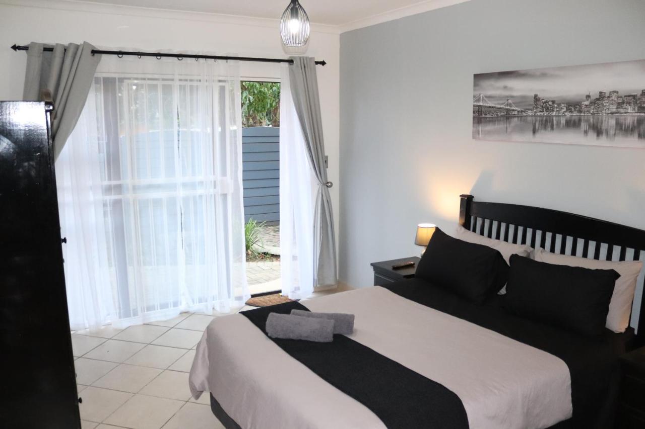 Stay At Home Airport Lodge كمبتون بارك المظهر الخارجي الصورة