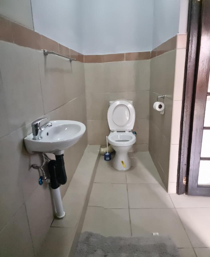 Stay At Home Airport Lodge كمبتون بارك المظهر الخارجي الصورة