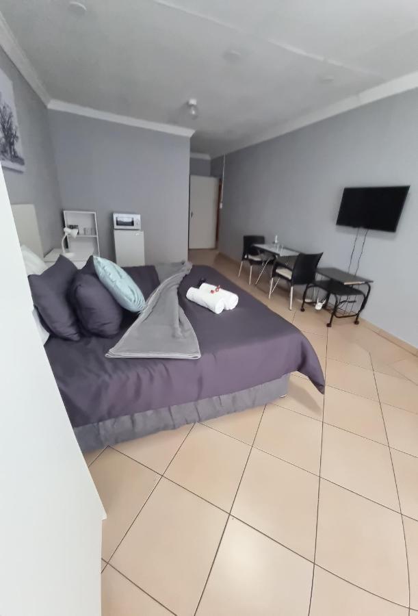 Stay At Home Airport Lodge كمبتون بارك المظهر الخارجي الصورة