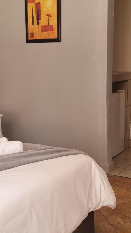Stay At Home Airport Lodge كمبتون بارك المظهر الخارجي الصورة