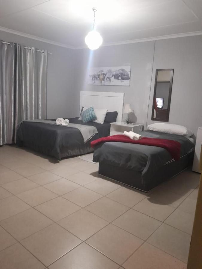 Stay At Home Airport Lodge كمبتون بارك المظهر الخارجي الصورة