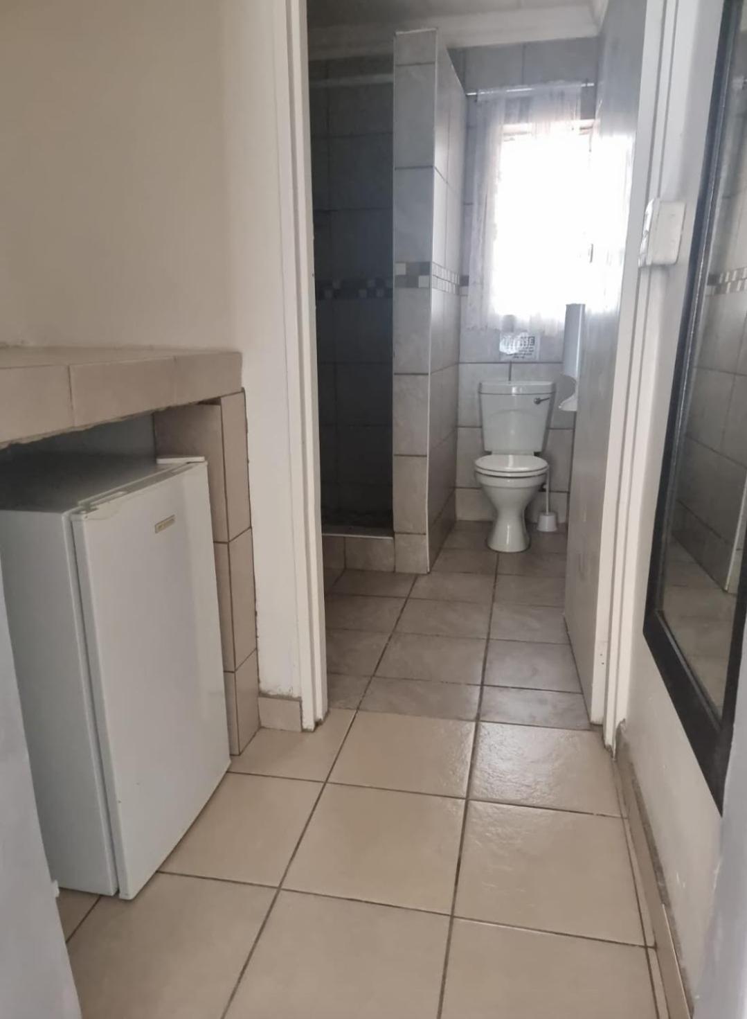 Stay At Home Airport Lodge كمبتون بارك الغرفة الصورة